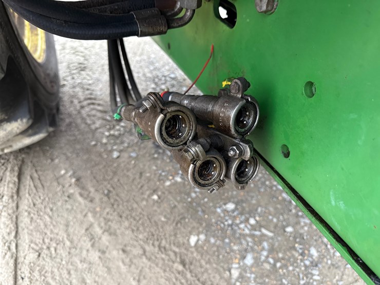 john-deere-6400-image-28