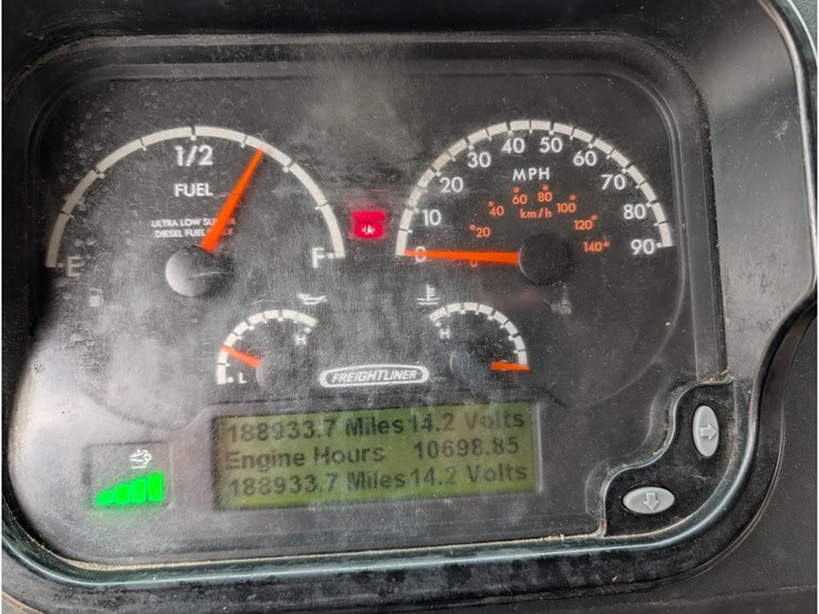 2017-freightliner-mt55-image-17