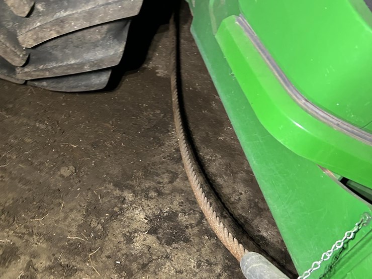 2022-john-deere-9r-590-image-15