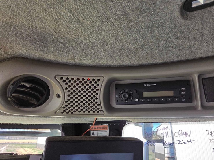 2010-new-holland-cr9065-image-59