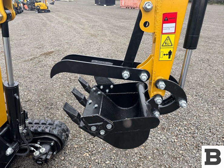 2025-cfg-industrial-h12r-mini-excavator-image-11