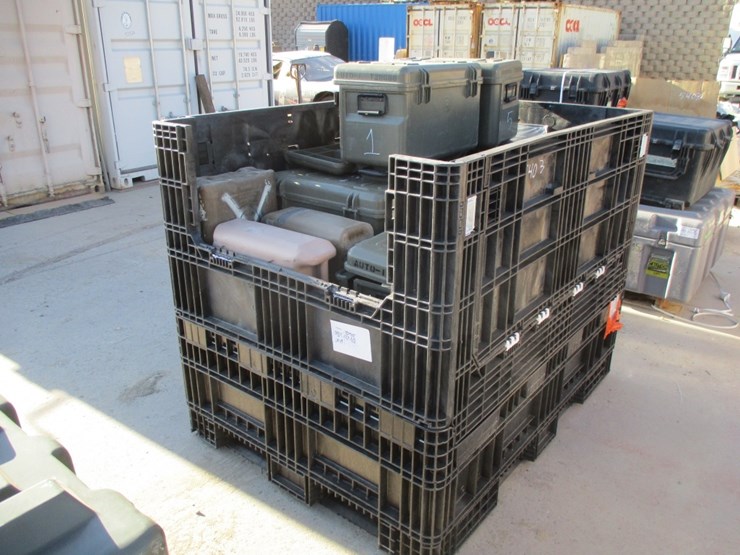 lot-of-plastic-liquid-storage-container,-image-2