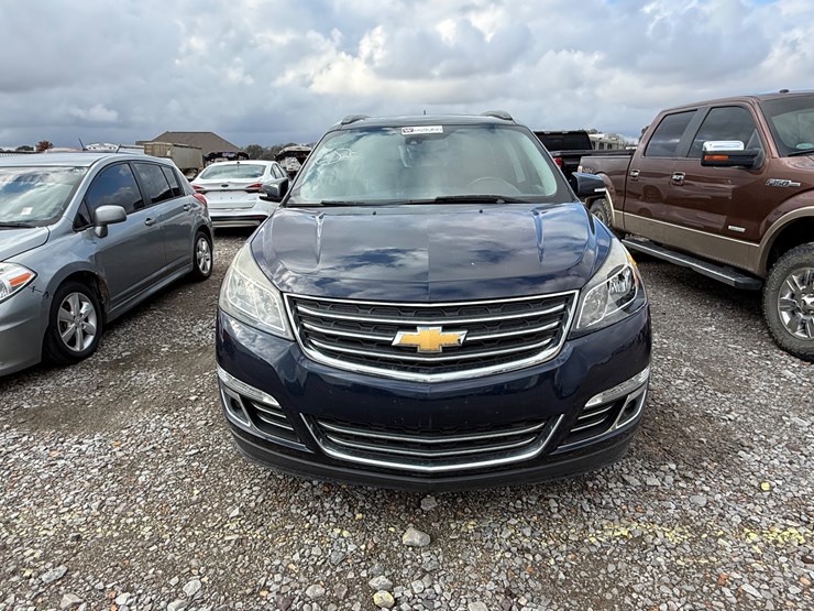 2015-chevrolet-traverse-image-2