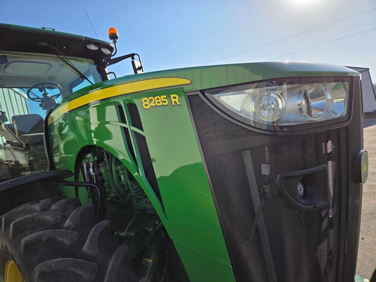 2012-john-deere-8285r-image-57