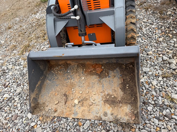 #101-•-2024-erie-industry-scl850-stand-on-skid-steer-loader-scl850562a1408-inv#33621-image-12