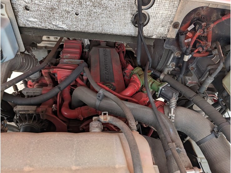 2017-freightliner-mt55-image-11