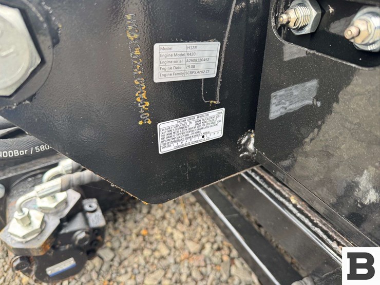 2025-cfg-industrial-h12r-mini-excavator-image-16