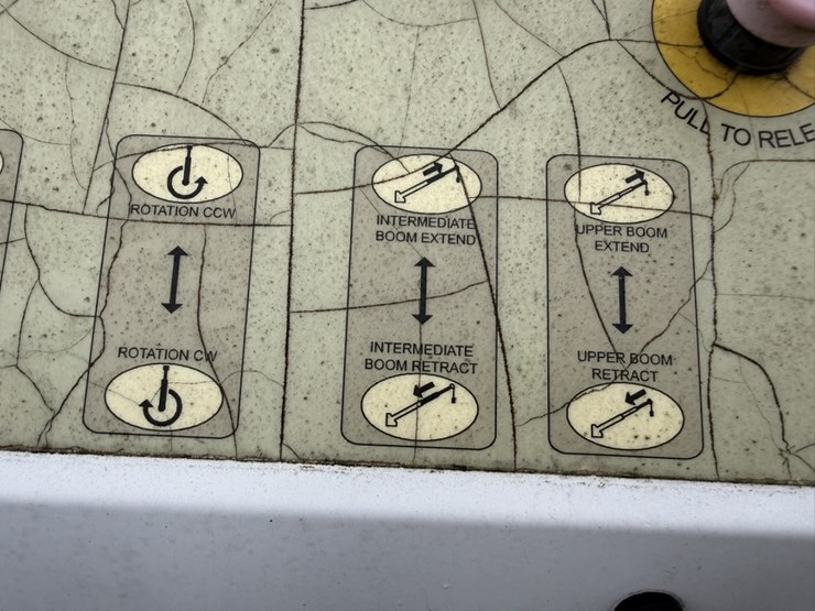 #2000-•-2014-freightliner-altec-digger-derrick-image-65