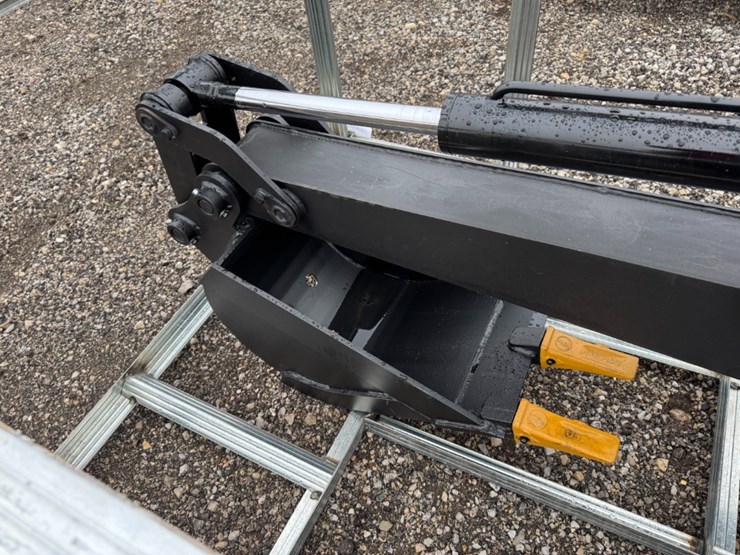 pabreak-52"-skid-steer-backhoe-image-3