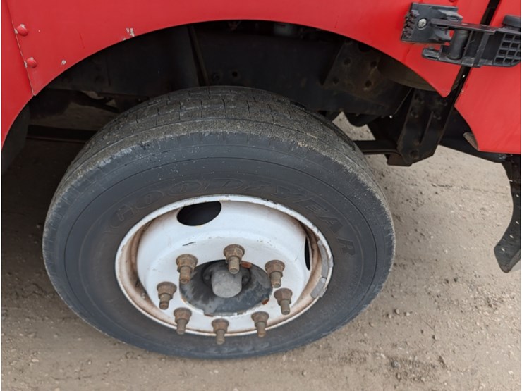 2017-freightliner-mt55-image-4