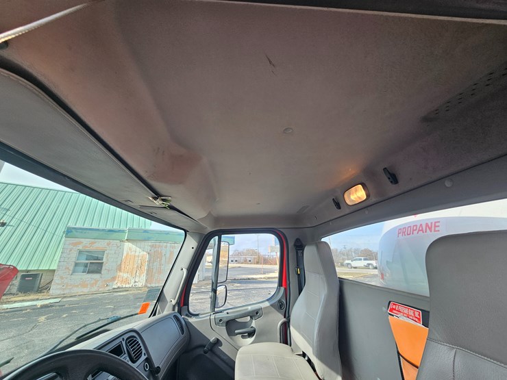 2016-freightliner-s2g-image-46