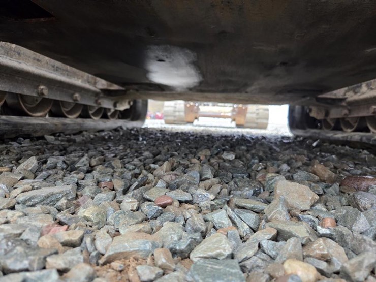 2020-bobcat-t740-image-33