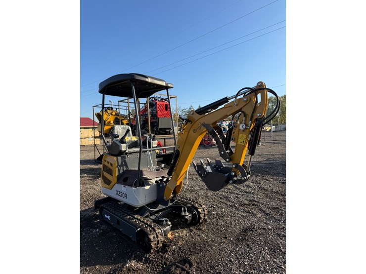 cfg-xz20r-mini-excavator-w/-mechanical-thumb-image-2