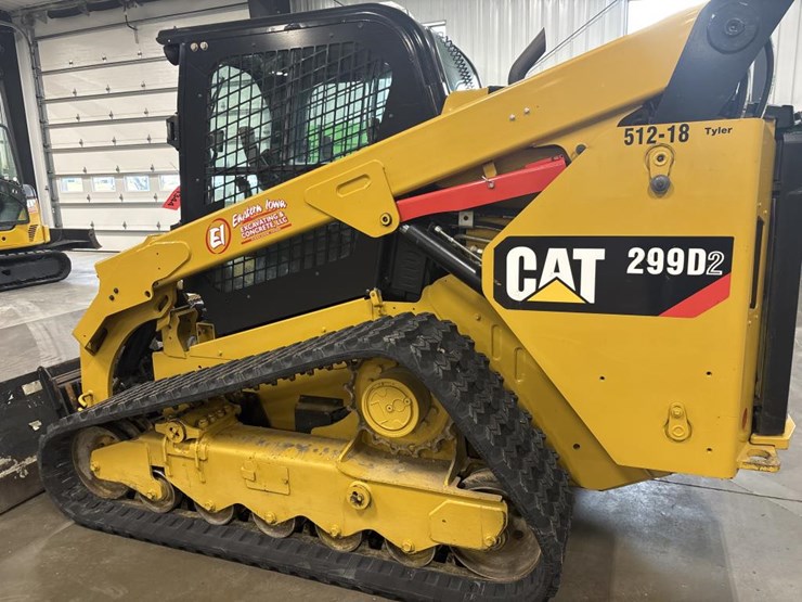 2018-caterpillar-228-image-9
