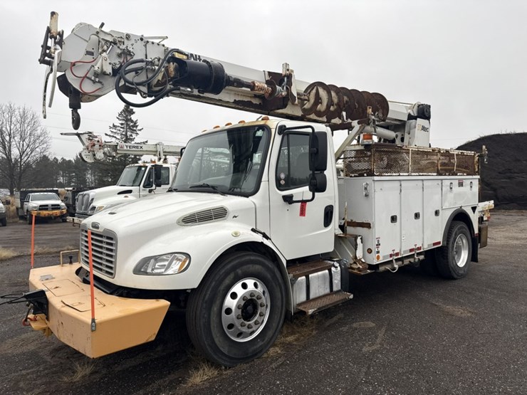 #2000-•-2014-freightliner-altec-digger-derrick-image-2