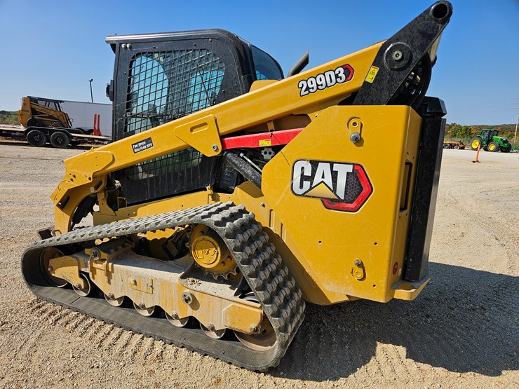 2023-caterpillar-299d3-image-7