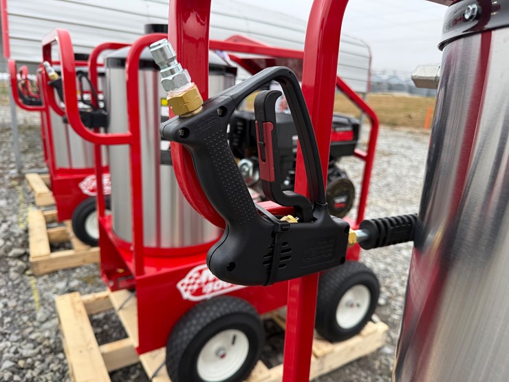 #4-•-unused-magnum-4000-series-hot-water-pressure-washer-inv#33543-image-15