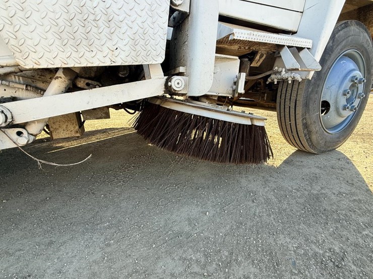 #1981-•-1990-mobil-sweeper-ahl-sweeper-truck-image-27