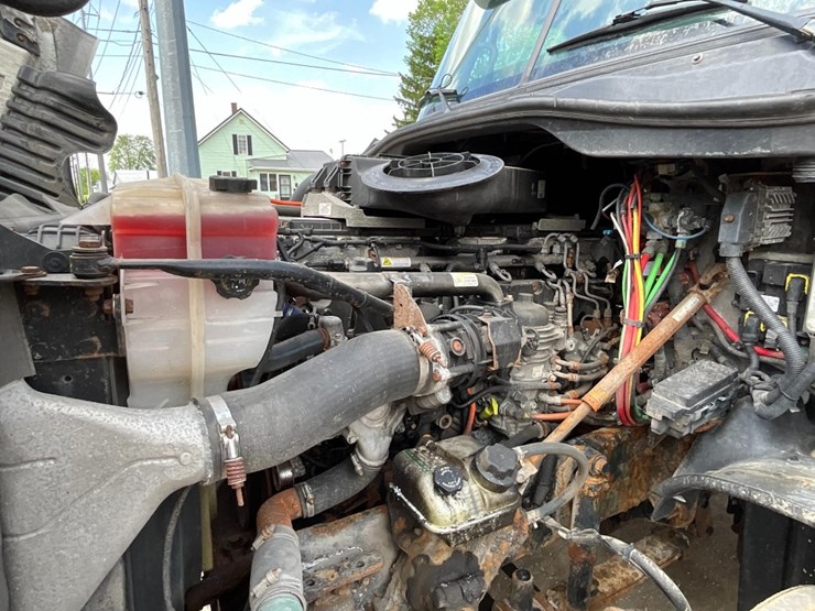 2016-freightliner-ca125-day-cab-image-20