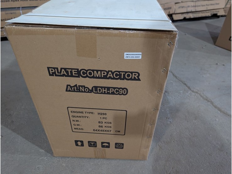 landhero-ldh-pc90-heavy-duty-plate-compactor-image-4