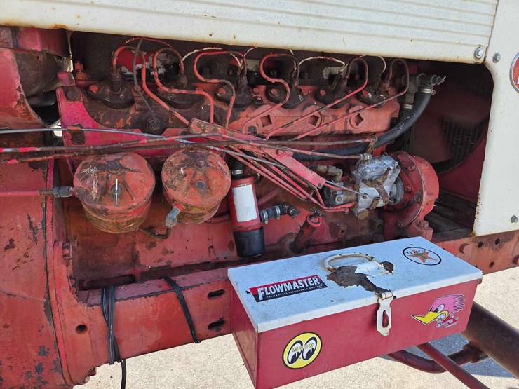 case-ih-560-image-39