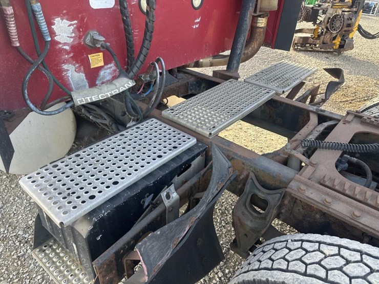 2000-international-9200i-image-16