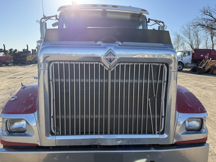 #1952-•-2008-international-eagle-day-cab-truck-tractor-image-27
