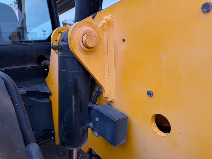 2018-jcb-509-42-image-13