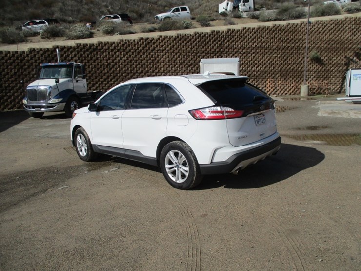2019-ford-edge-sel-image-4
