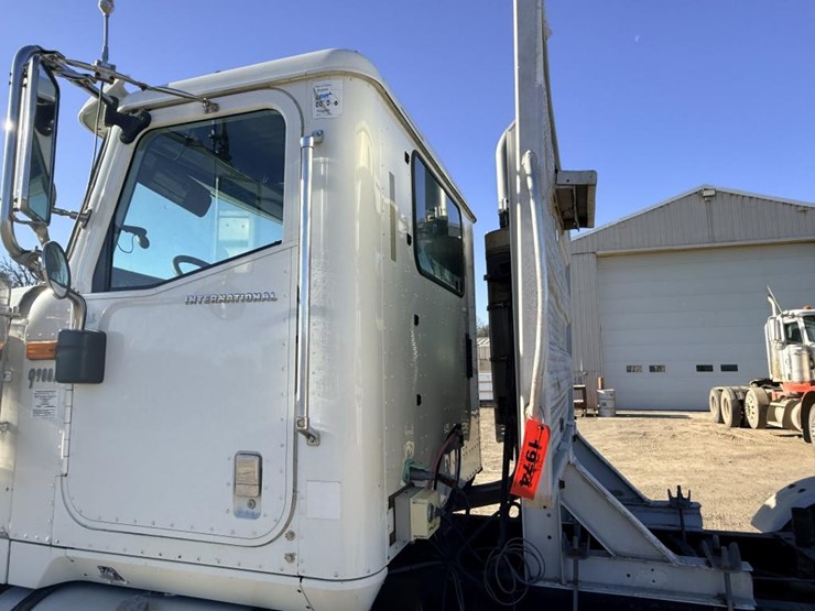 #1974-•-2008-international-eagle-day-cab-truck-tractor-image-13