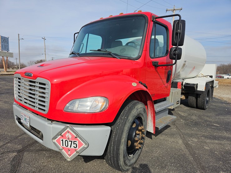 2016-freightliner-s2g-image-1