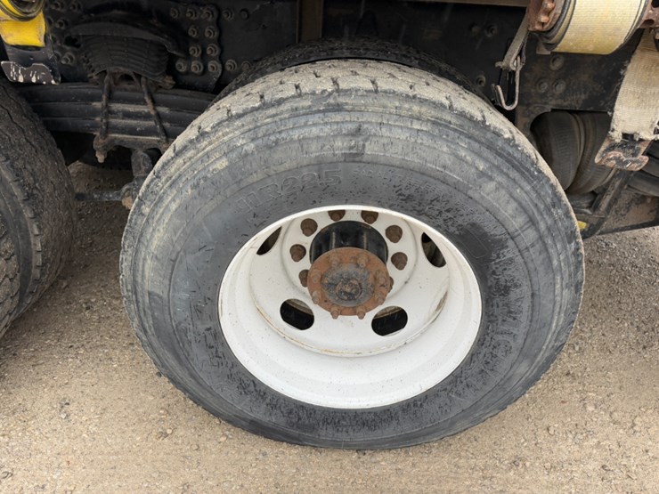 2006-freightliner-m2112-flatbed-image-20