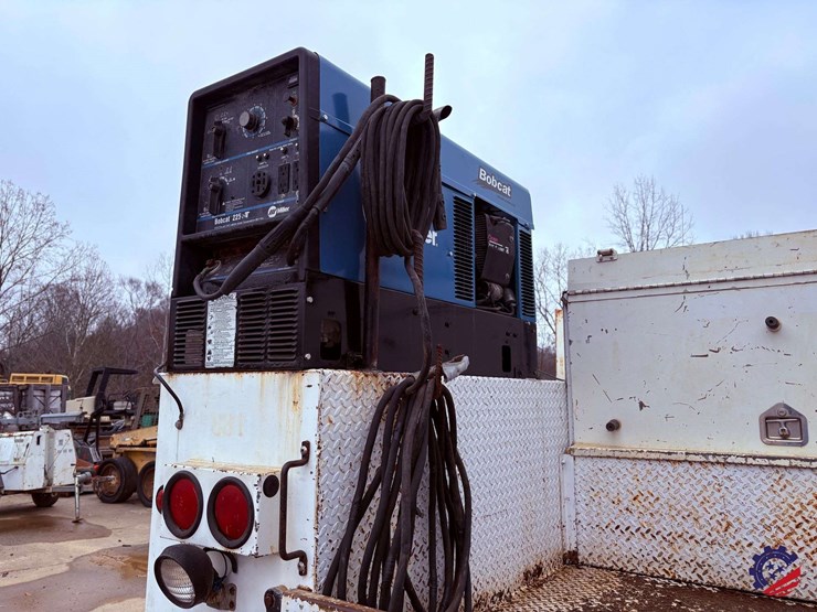 1998-freightliner-fl70-image-30