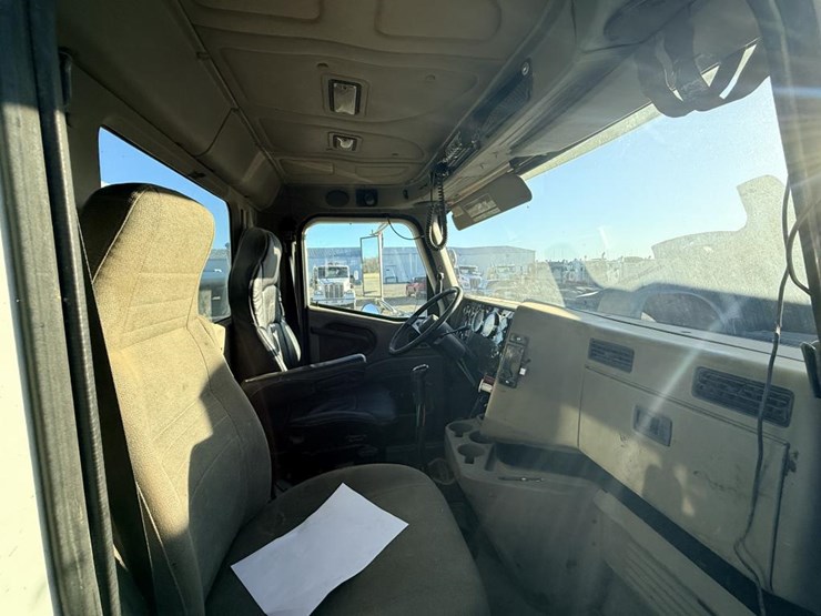 #1980-•-2008-international-eagle-day-cab-truck-tractor-image-37