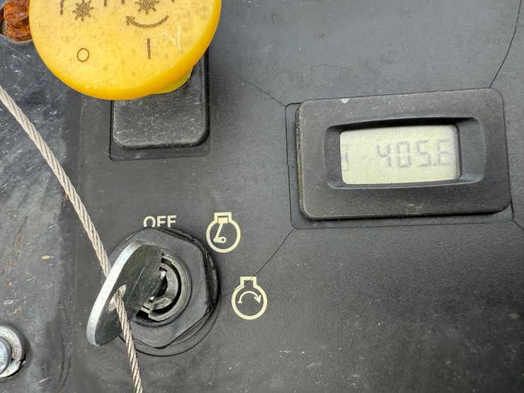 #22644-•-worldlawn-diamondback-zero-turn-mower-201903006940-image-19