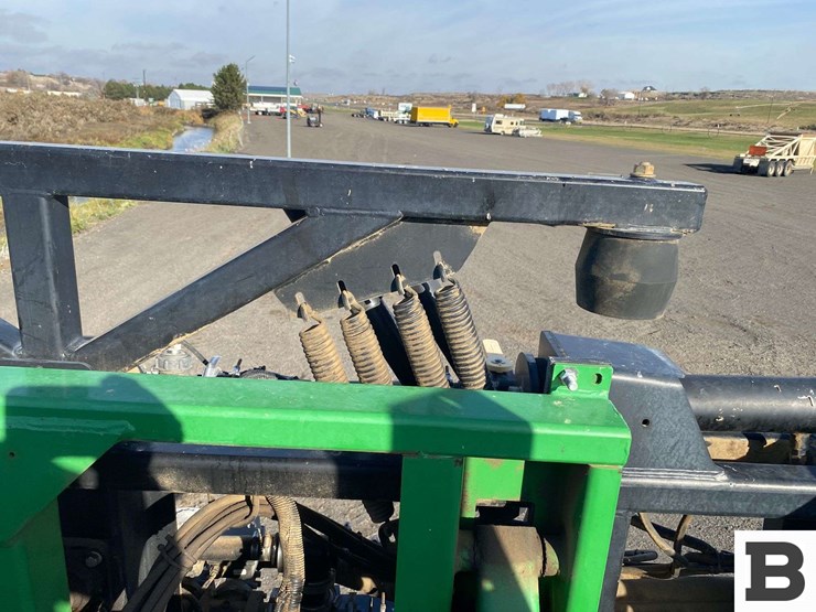 2013-john-deere-4830-image-63