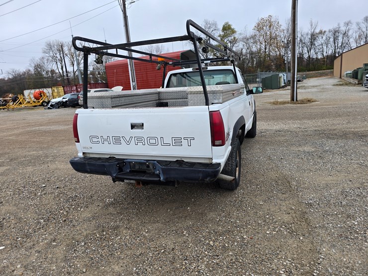 1997-chevrolet-k2500-image-16