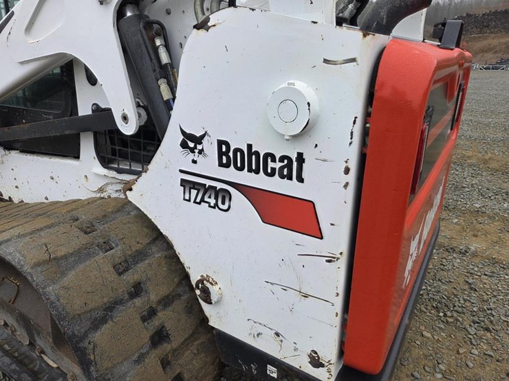 2020-bobcat-t740-image-20