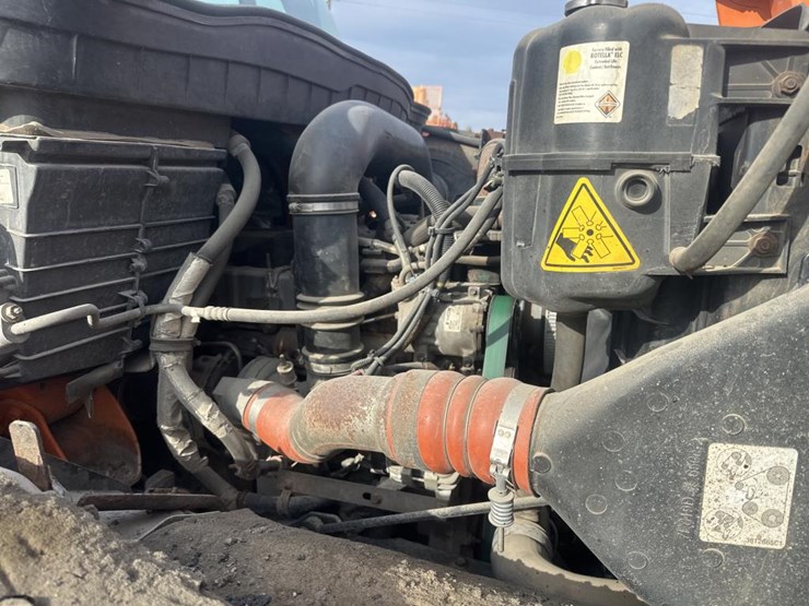 2009-international-7400-image-42