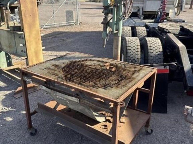 linde-shape-cutting-machine-on-table-image-4