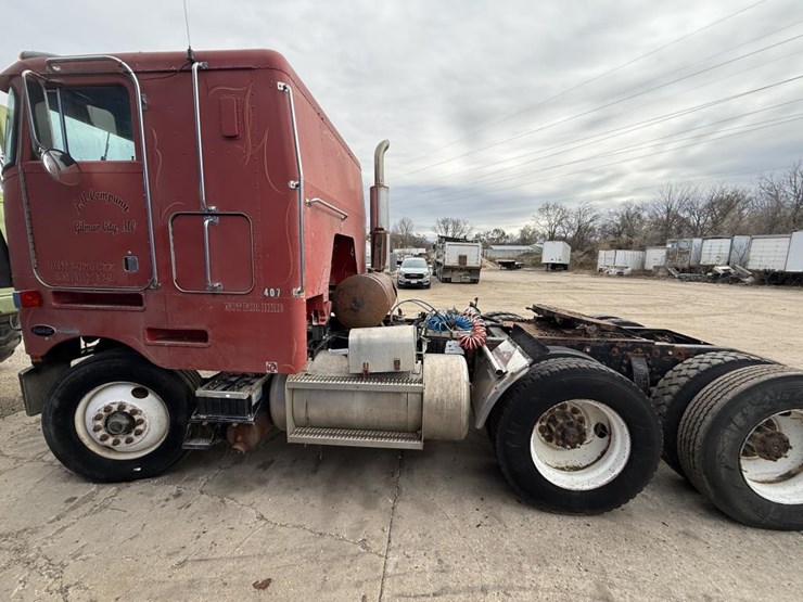 #1193-•-1984-peterbilt-cab-over-truck-tractor-image-5