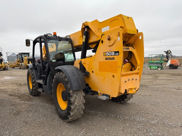 2018-jcb-509-42-image-6