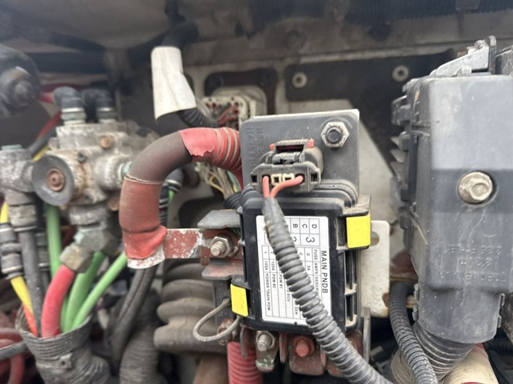 #2000-•-2014-freightliner-altec-digger-derrick-image-27