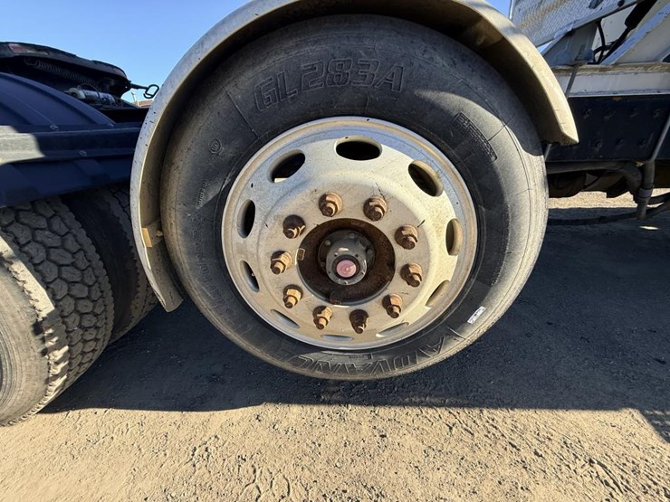 #1974-•-2008-international-eagle-day-cab-truck-tractor-image-66