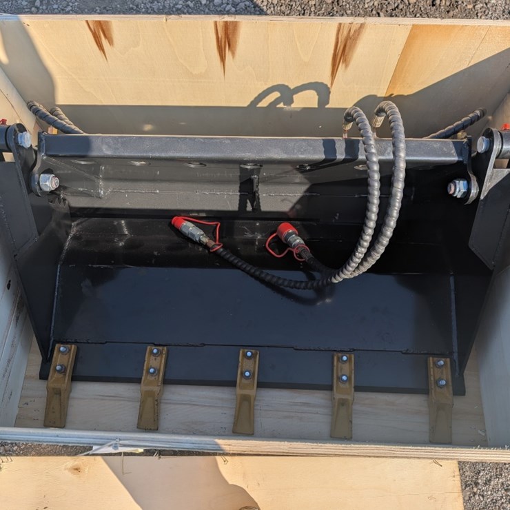 Agt Mini Skid Steer 4 in 1 Bucket W/ Teeth 40"