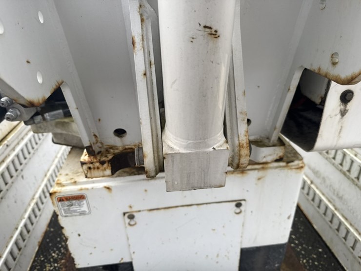 2013-international-4300-sba-image-55