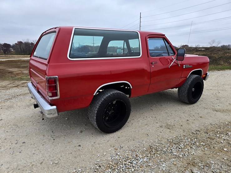 1986-dodge-ram-charger-image-24