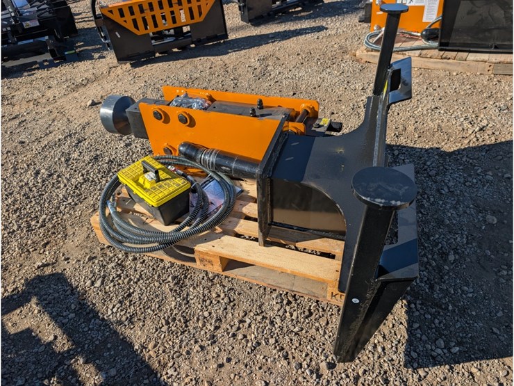 wolverine-skid-steer-post-pounder-image-4