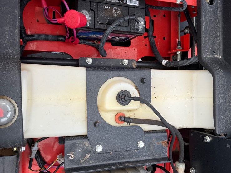 #22645-•-simplicity-zero-turn-mower-2017982036-image-19