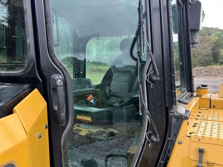 2022-caterpillar-d7-image-6